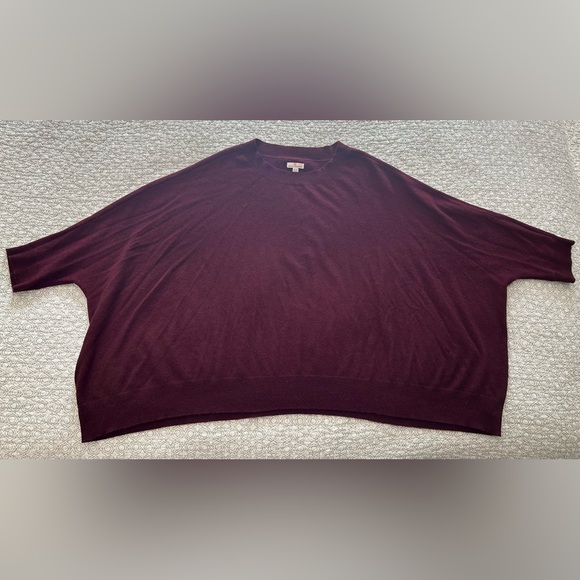L.L. Bean Signature Cashmere Burgundy Batwing Sweater Poncho Size XS/S - Picture 3 of 10
